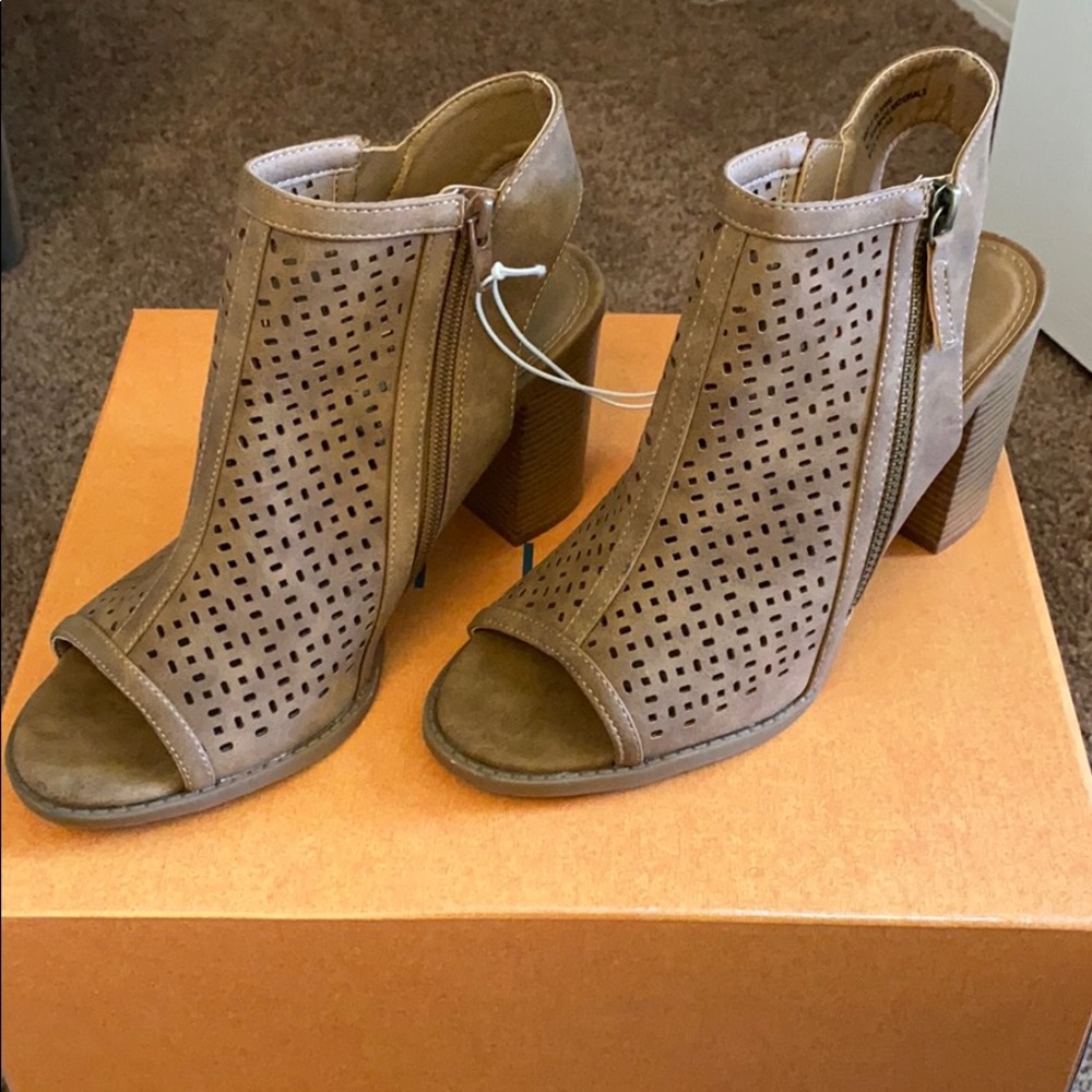 Ankle booties